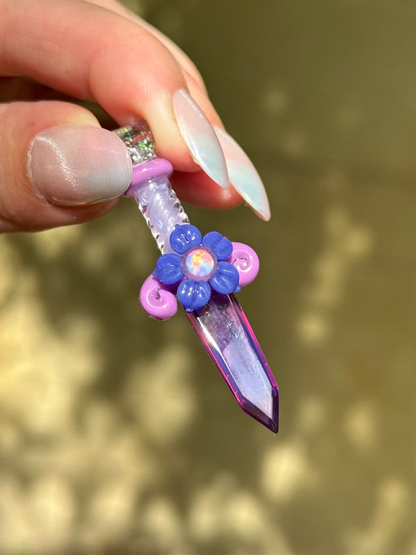 Flower Blade Pendant Dark Purple