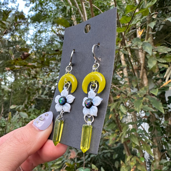 Moon Flower & Crystal Point Earrings Green (UV reactive)