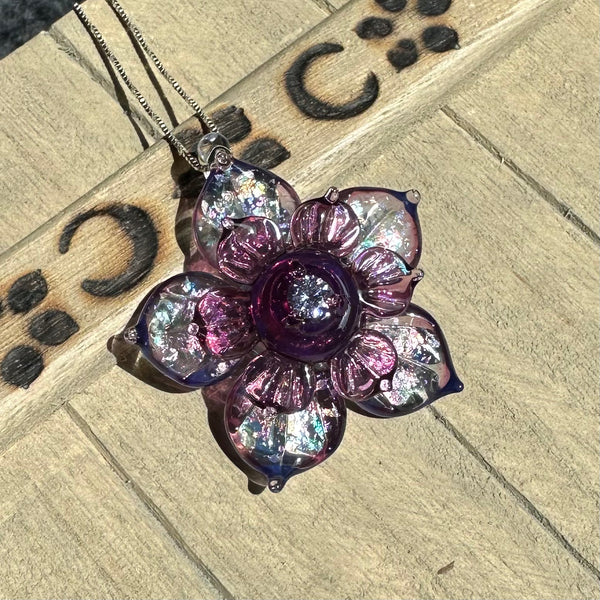 Sparkly Spinning Flower Pendant Royal Jelly & Metaterrania