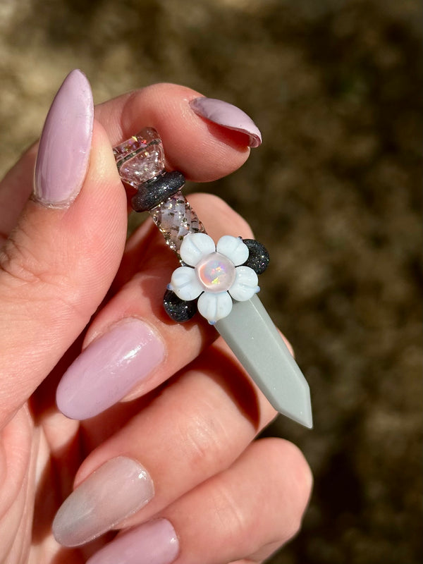 Flower Blade Pendant Gray Peach