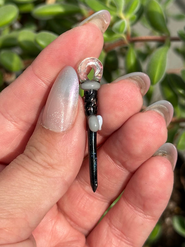 Mini Blade Pendant Black & White Heart