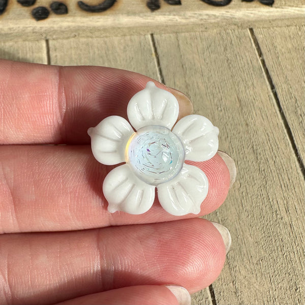 Dichro Flower Pendant - Glopal White (UV reactive center)