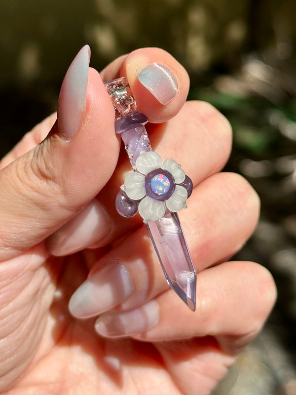 Flower Blade Pendant Pastel Purple & White