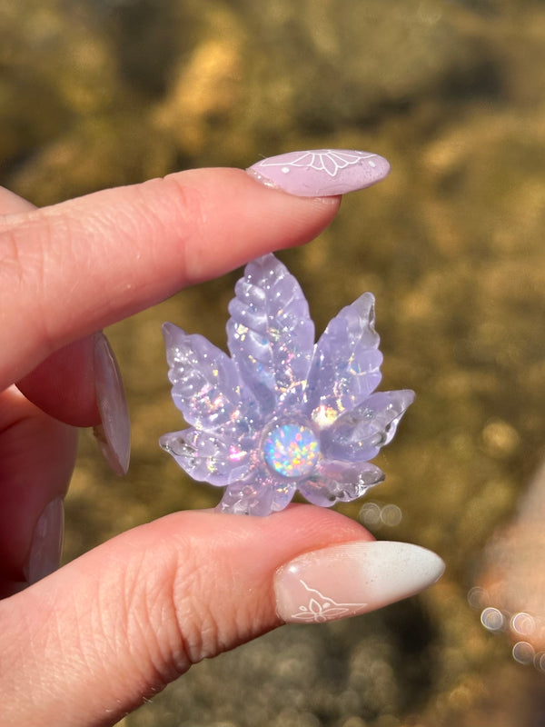 Sparkly Canna Leaf Pastel Purple