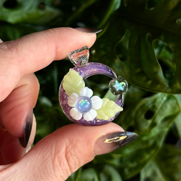 Moonflora Spinner Pendant - Royal Jelly