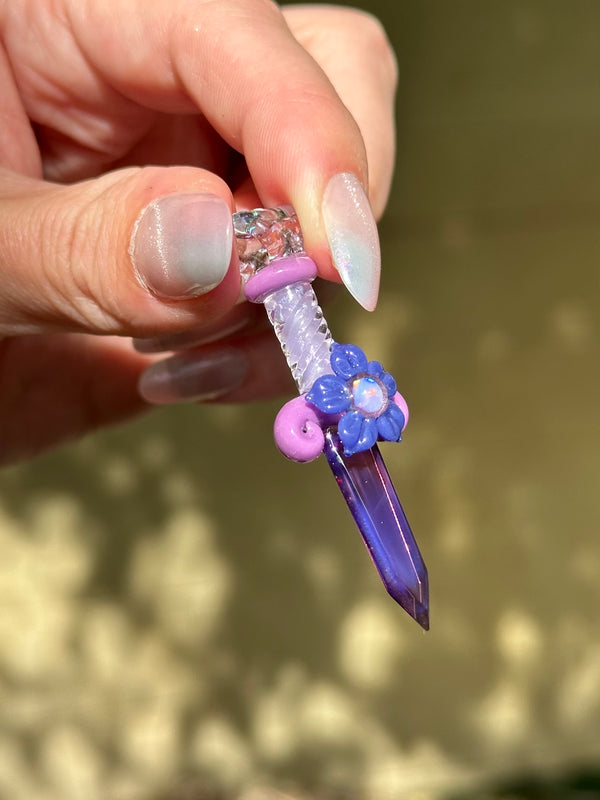 Flower Blade Pendant Dark Purple