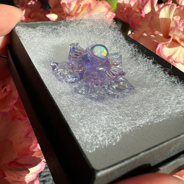 Small Sparkly Spinning Flower Pendant - Lilac