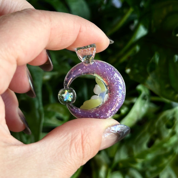 Moonflora Spinner Pendant - Royal Jelly