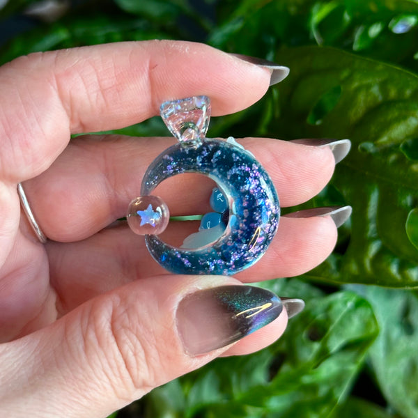 Moonflora Spinner Pendant - Blue Stardust
