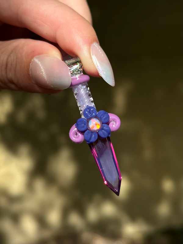 Flower Blade Pendant Dark Purple