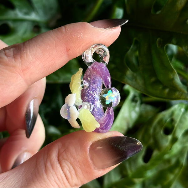 Moonflora Spinner Pendant - Royal Jelly