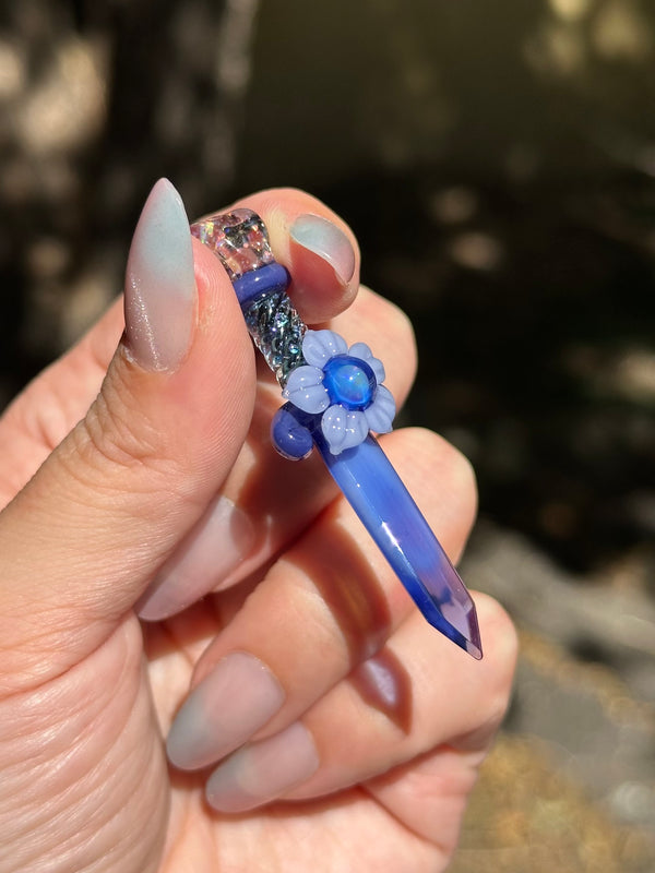 Flower Blade Pendant Blue Longsword