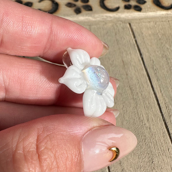 Dichro Flower Pendant - Glopal White (UV reactive center)