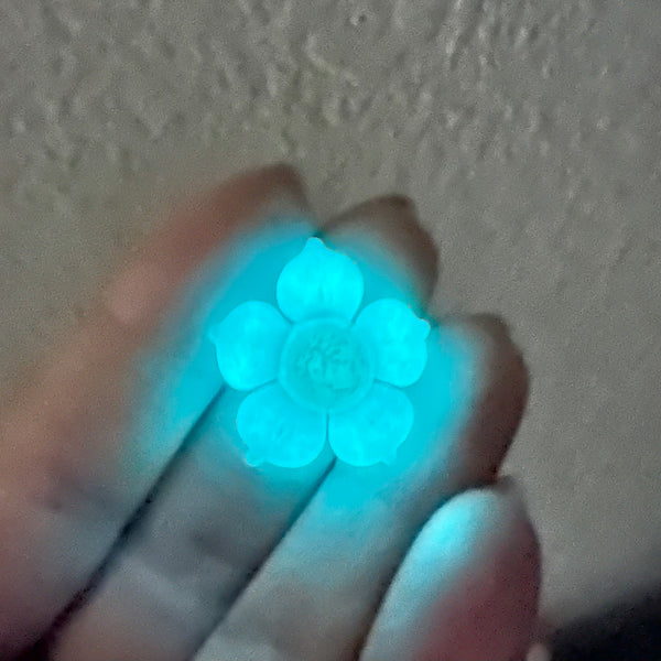Dichro Flower Pendant Glow In The Dark White & Glopal