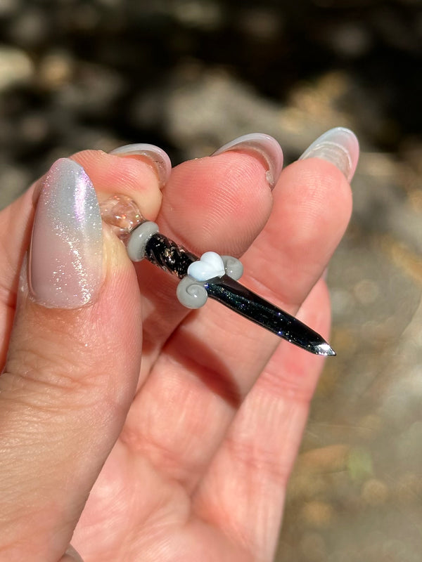 Mini Blade Pendant Black & White Heart