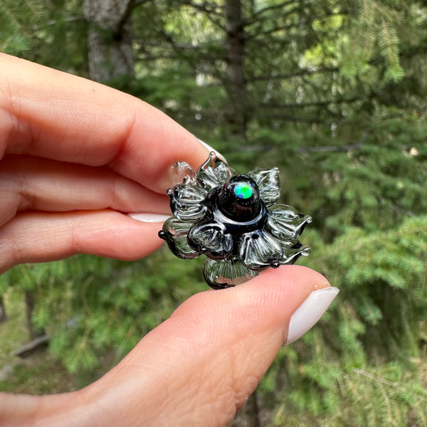 Mini Spinner Flower Pendant Black & Gray