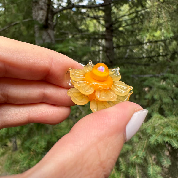 Mini Spinner Flower Pendant Yellow