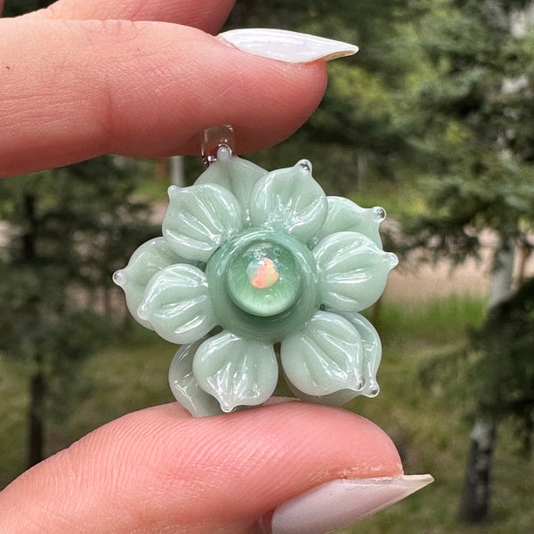Mini Spinner Flower Pendant Mint