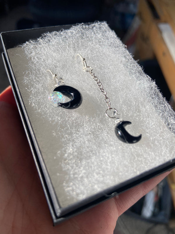 Moon Spinner earrings in Black Galaxy